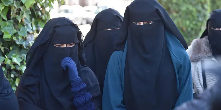 Almaya’da flaş karar! Burka giymeyi yasakladı