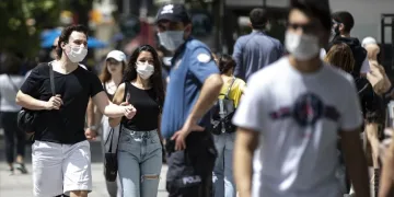 Maske takmadığı için ceza yedi ertesi gün Covid-19’a yakalandı