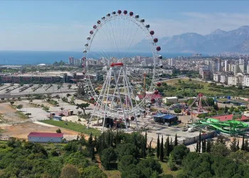 Lunaparklar pazartesi günü açılıyor