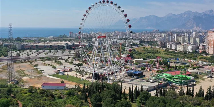 Lunaparklar pazartesi günü açılıyor
