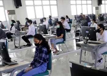 O ülkede eğitim yeniden başladı