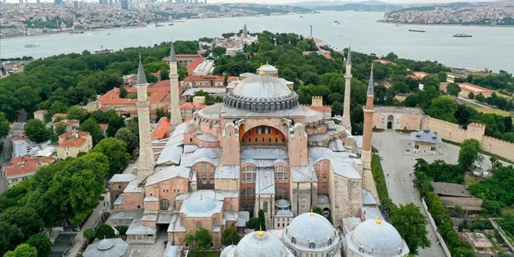 Ayasofya’da ilk ezan okundu