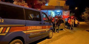 Bahçedeki gelinini tilki zannedip öldürdü