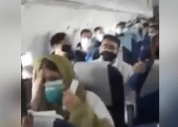 Yolcu uçağında türbülans paniği!