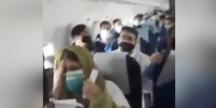 Yolcu uçağında türbülans paniği!