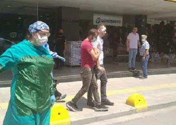 Mağaza müdürüne maske dayağı