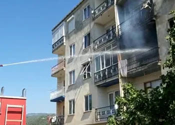 Bursa’da çıkan yangın polis ekiplerinin desteğiyle söndürüldü