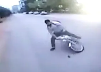 Yeni doğan bebeğini görmeye giderken kazada öldü