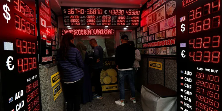Euro-Dolar kuru bugün ne kadar? 12 Ağustos Euro, Dolar kuru