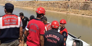 Su kanalına düşen otomobildeki 3 kardeş boğuldu