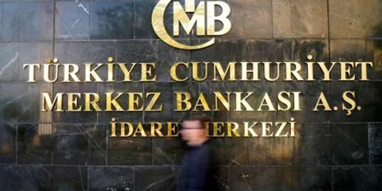 Merkez Bankası yıl sonu dolar tahminini yükseltti