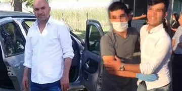 Annesine şiddet uygulayan babasını öldüren genç tahliye edildi
