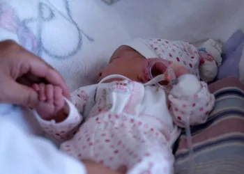 2 günlük bebeği sokağa terk ettiler