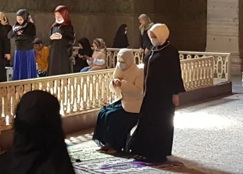 Meral Akşener, Ayasofya Camisi’ni ziyaret etti