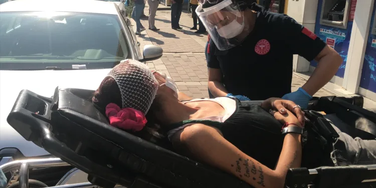 Bursa’da erkek şiddeti! Yaralı kadın bankaya sığındı