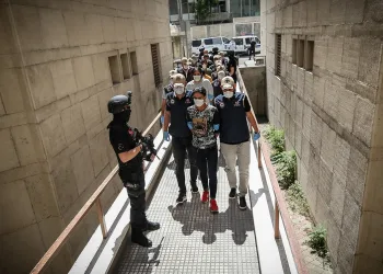 Bursa’da yakalanan DEAŞ’lı adliyeye sevk edildi
