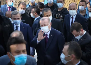 Erdoğan merakla beklenen müjdeli haber için Dolmabahçe’de