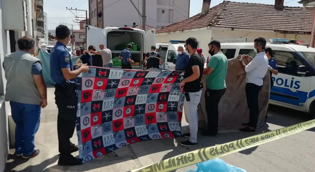 Bursa’da biber asmak için çıktığı balkondan düşerek öldü