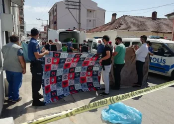 Bursa’da biber asmak için çıktığı balkondan düşerek öldü