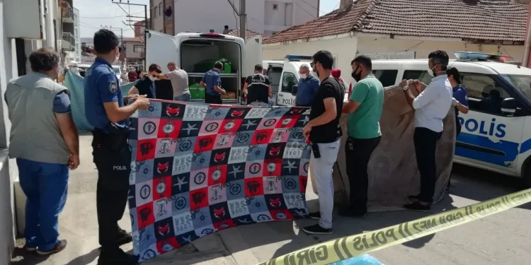 Bursa’da biber asmak için çıktığı balkondan düşerek öldü