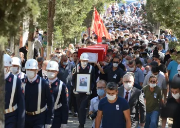 Giresun’da selde şehit olan uzman çavuş Çanakkale’de toprağa verildi