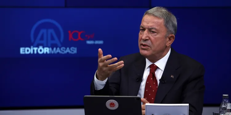 Milli Savunma Bakanı Hulusi Akar’dan kritik mesajlar