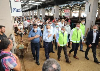 Başkan Aktaş’dan modern Kurban Pazarı’na ziyaret