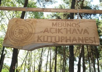 Bursa’da ‘Açık Hava Kütüphanesi’ kuruldu