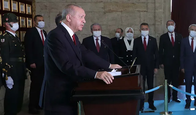 Erdoğan’dan Anıtkabir’de önemli mesajlar