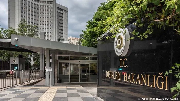 Dışişleri’nden Yunanistan’a azınlık okulları tepkisi