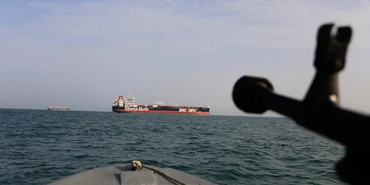 Basra Körfezi’nde gerilim! İran, BAE gemisine el koydu