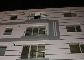 Dördüncü kattan düşen bebek ağır yaralandı