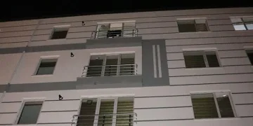 Dördüncü kattan düşen bebek ağır yaralandı