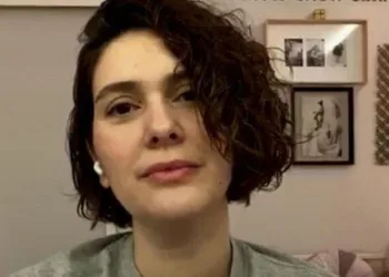 Bergüzar Korel isyan etti! ‘Yatacak yeriniz yok’