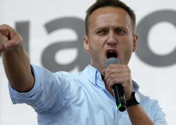 Rusya’da zehirlenen ve komada olan Navalny Berlin’e getirildi