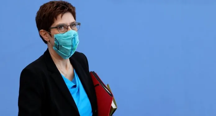 Mikrofon açık kalınca Alman bakanın Türkiye sözleri ifşa oldu