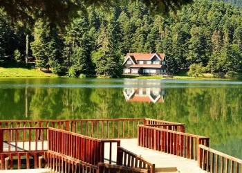 Karantinada olması gereken 2 kişi tabiat parkında yakalandı