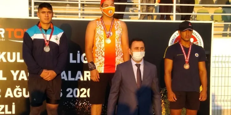 Osmangazili atletler hız kesmiyor