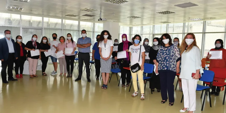 32 OSMEK kursiyerinin mezuniyet heyecanı