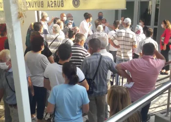 Bursa’da koronavirüs testi kuyruğu!