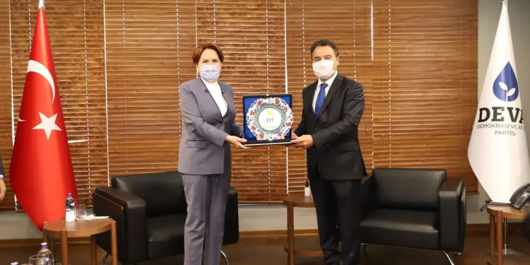 Akşener’den Babacan’a hayırlı olsun ziyareti