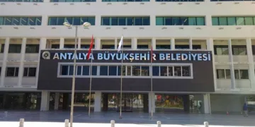 Antalya Büyükşehir Belediyesi’ne girişler kısıtlandı