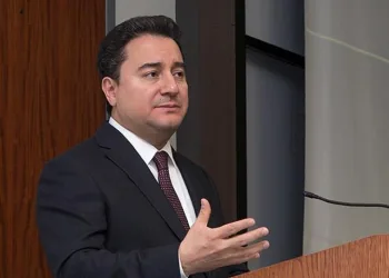 “Kimse suçluyu başka yerde aramasın, kötü yönetiliyoruz”