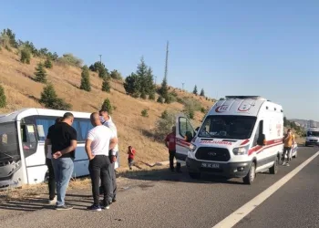 Aselsan personelini taşıyan araç kaza yaptı