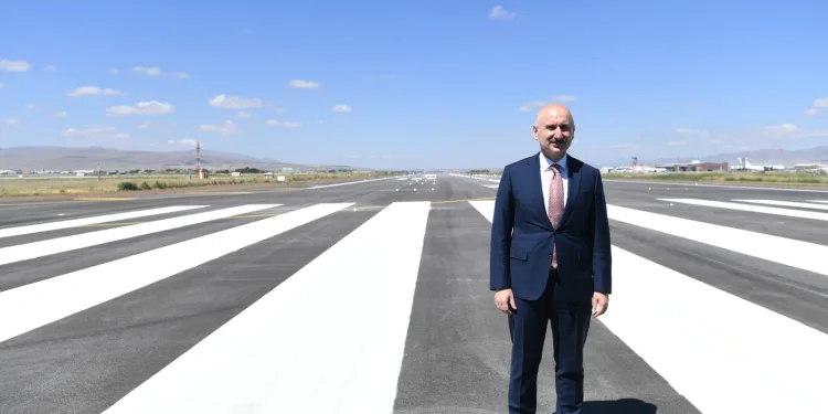 Bakan Karaismailoğlu: “48 ülke ile uçuş trafiğimizi sürdürüyoruz”