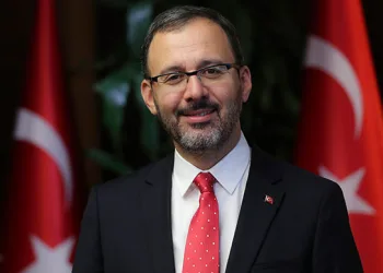 Bakan Kasapoğlu’ndan Bursaspor Başkanı Erkan Kamat’a kutlama