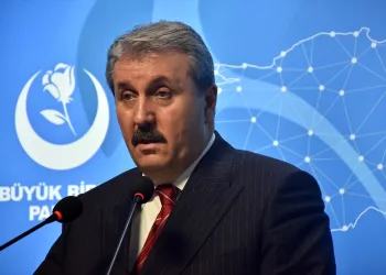 Destici: “Türkiye, Mavi Vatan’dan bir adım dahi geri atmamalıdır”