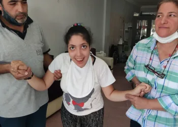Bursalı Berna ameliyat olabilirse yürüyebilecek