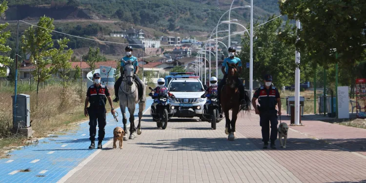 Bursa sahilleri ‘Atlı Jandarma Timi’ne emanet