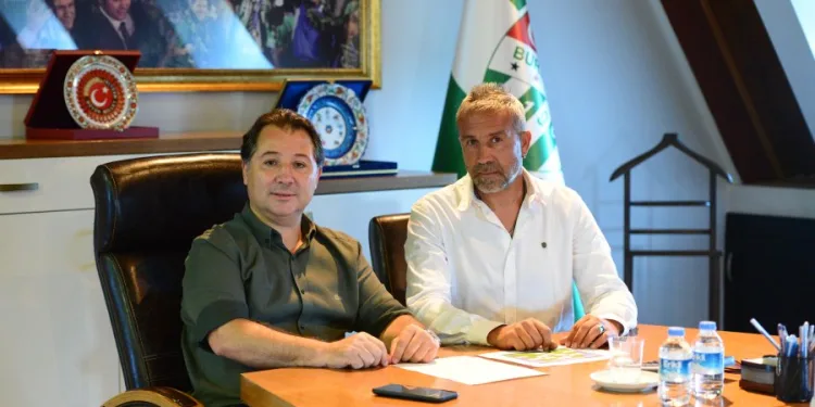 Bursaspor’da sportif direktör Mustafa Gönden